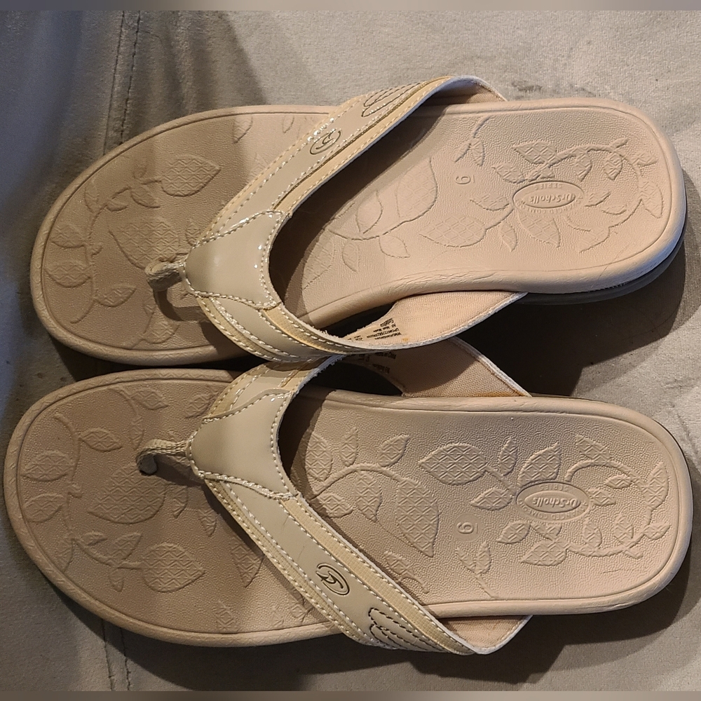 Dr. Scholas Beige Sandals